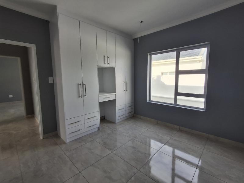3 Bedroom Property for Sale in Golden Mile Western Cape